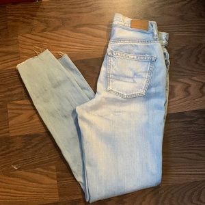 American Eagle High Wasted Mom jeans Size 00